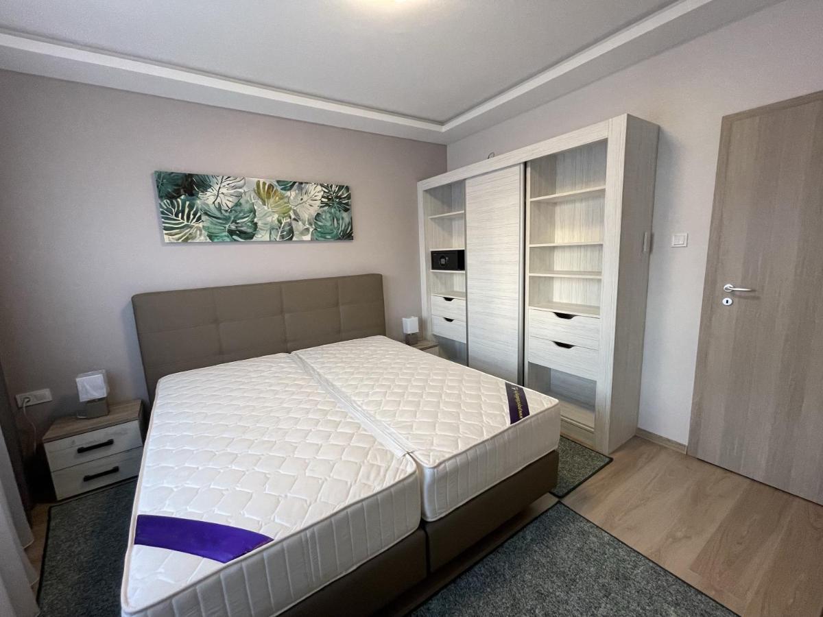 Lara Lux Apartment Hajdúszoboszló Exterior foto